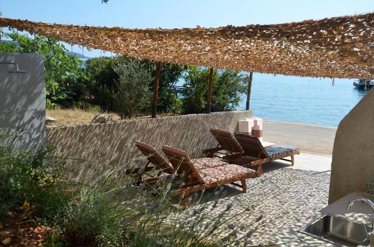 Apartments Martamare Martinšćica 0*,