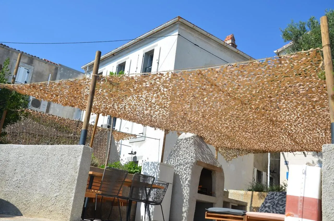 Apartments Martamare Martinšćica