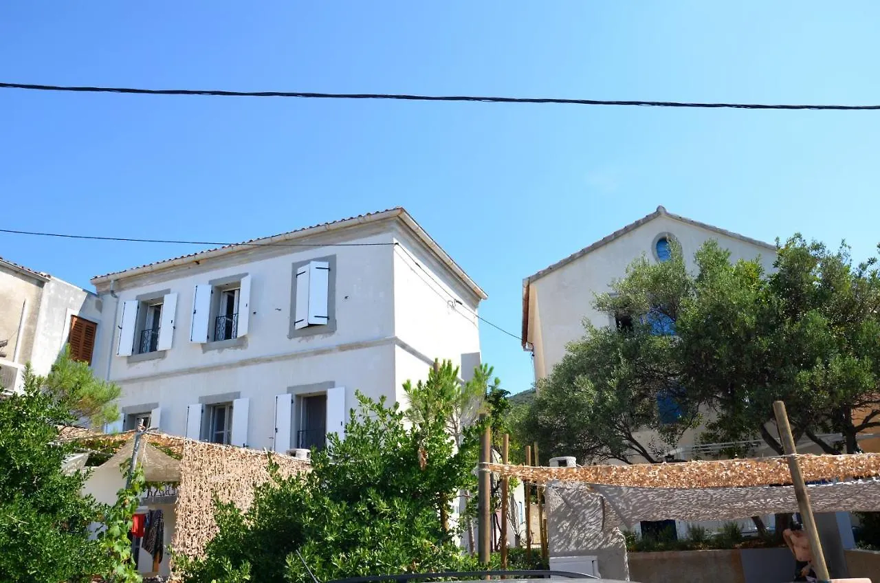 Apartments Martamare Martinšćica