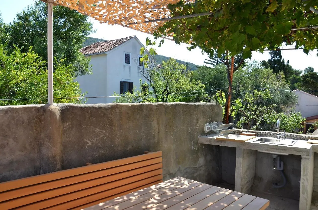 Apartments Martamare Martinšćica